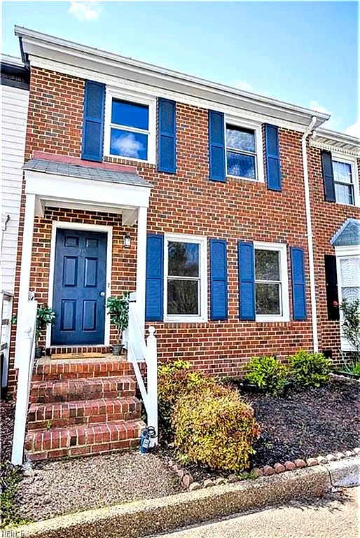 20 Colonies Lndg, Hampton — photo