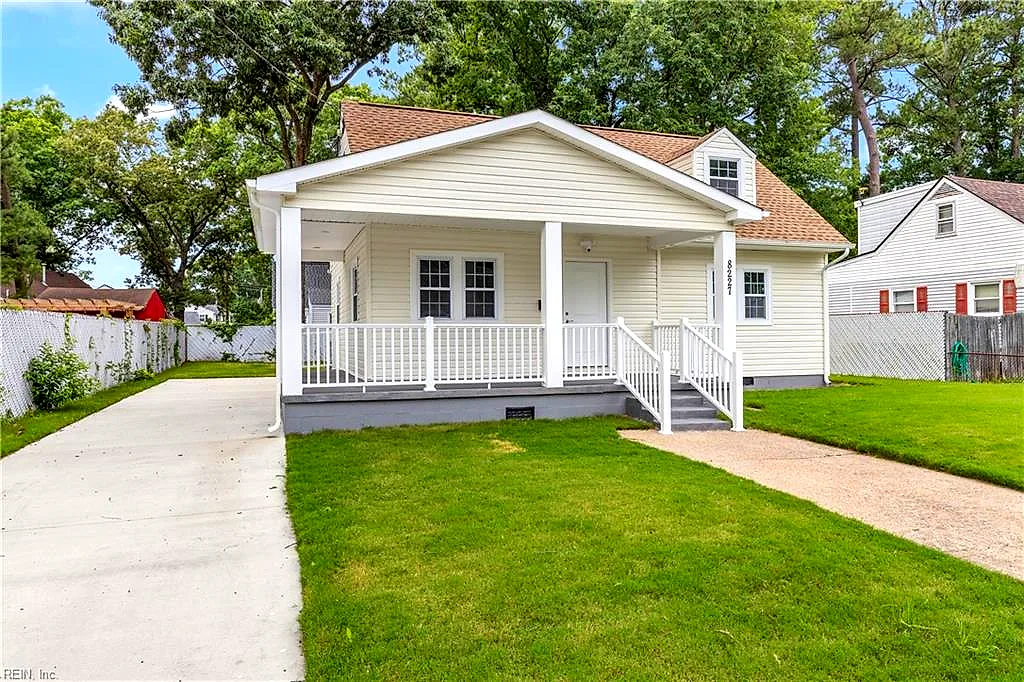 8227 Briarwood CIR, NORFOLK VA 23518