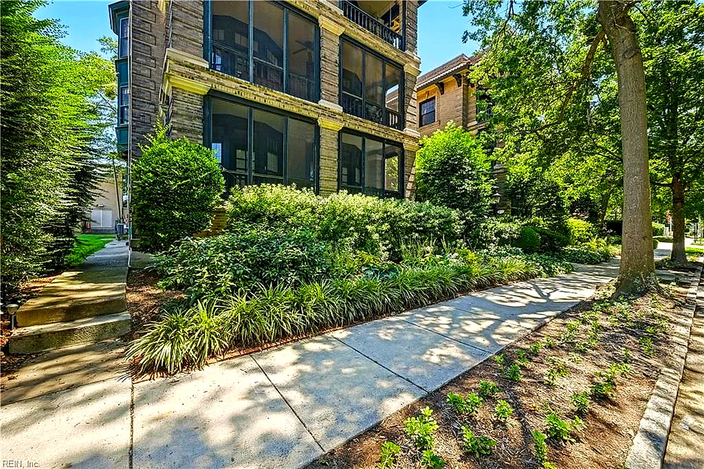 812 Stockley Gdns #6, Norfolk — photo