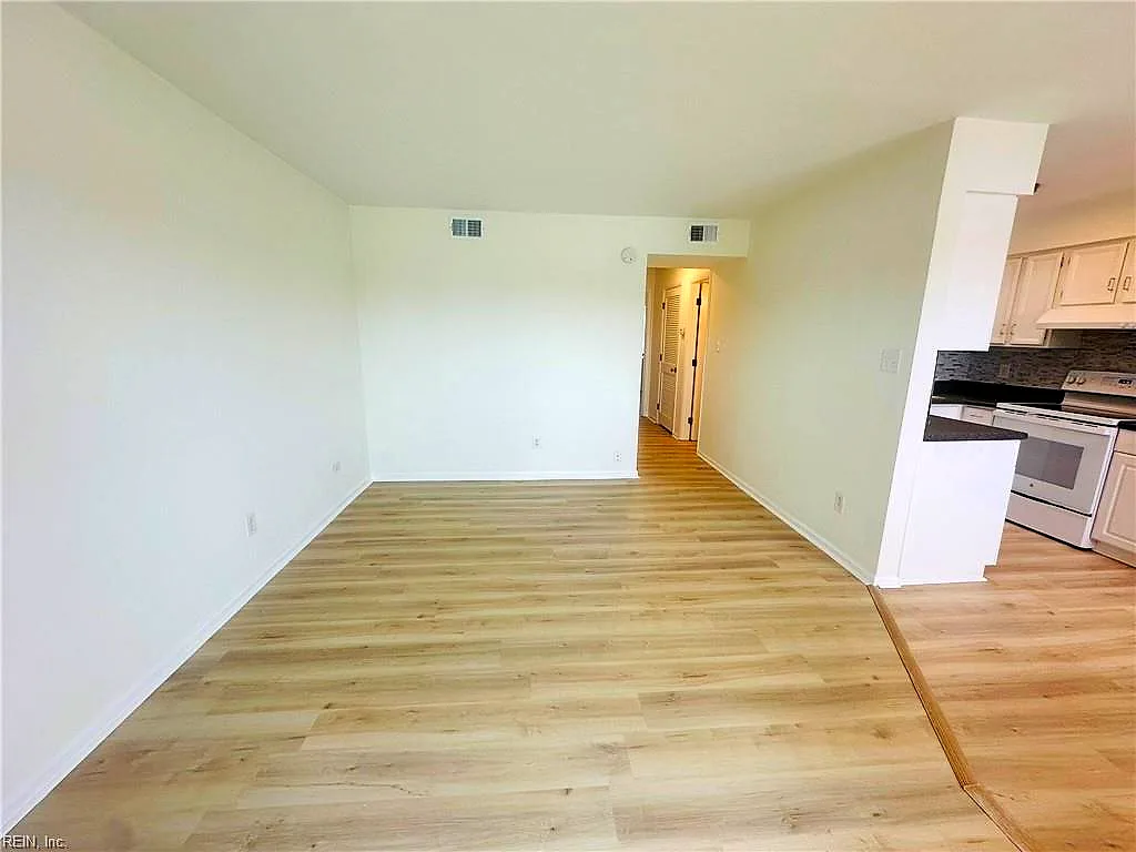 615 W Ocean View Ave #A, Norfolk — photo