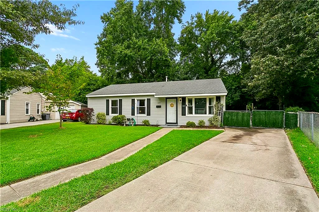 129 Peachtree Ln, Hampton — photo
