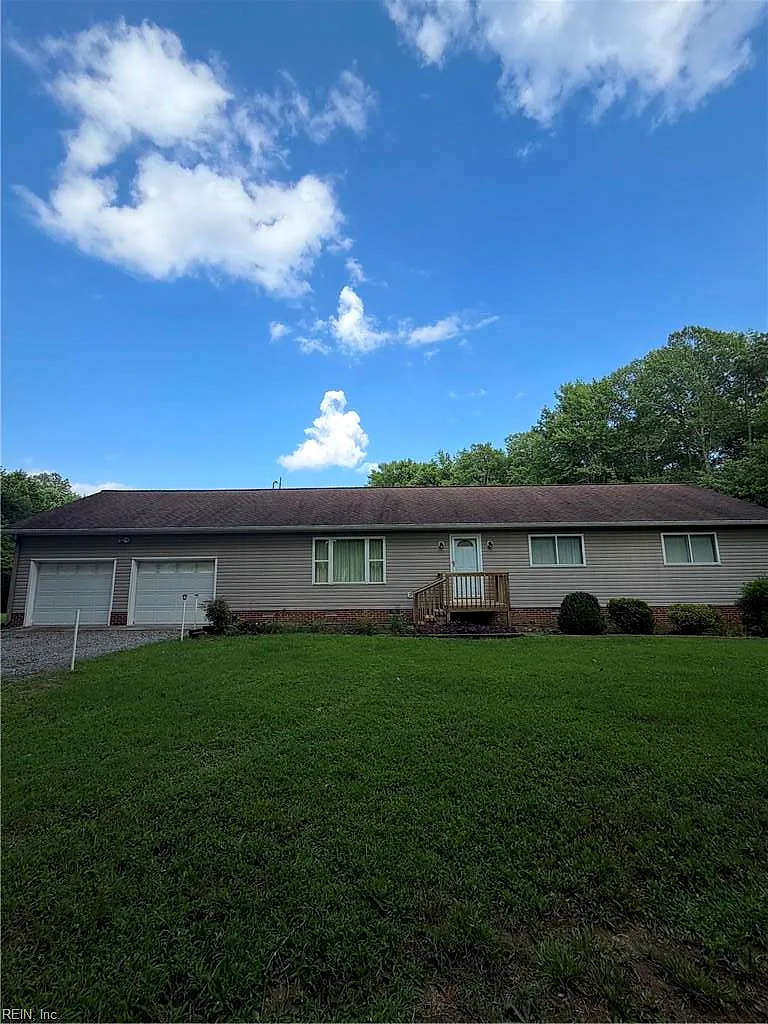 8281 Roaring Springs Rd, Gloucester — photo