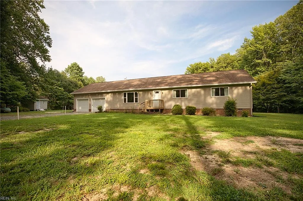 8281 Roaring Springs Rd, Gloucester — photo