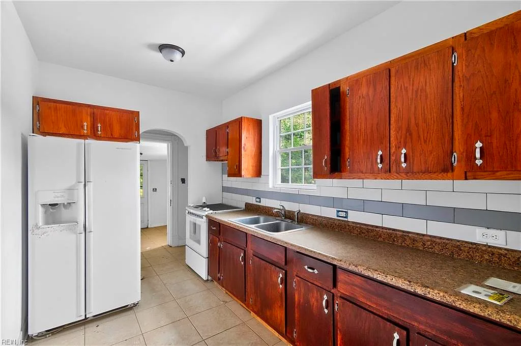 1038 Crawford Pw, Portsmouth — photo