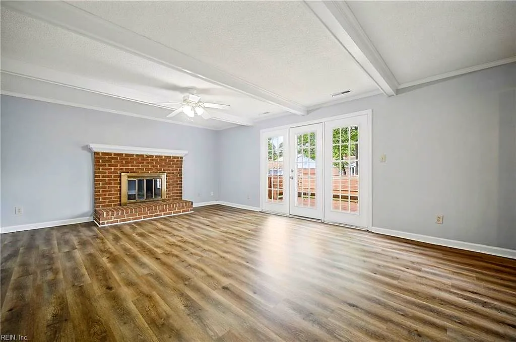4200 Woodport Cir, Virginia Beach — photo