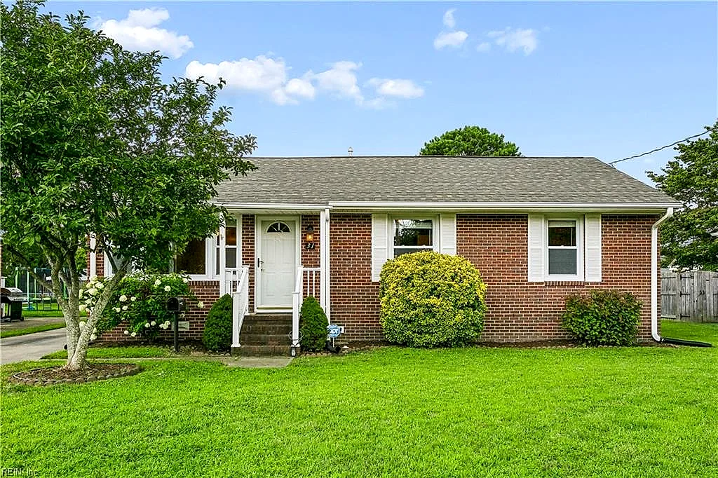 31 Saint Albans DR, HAMPTON VA 23669