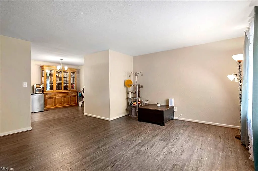 222 Belray Dr, Newport News — photo