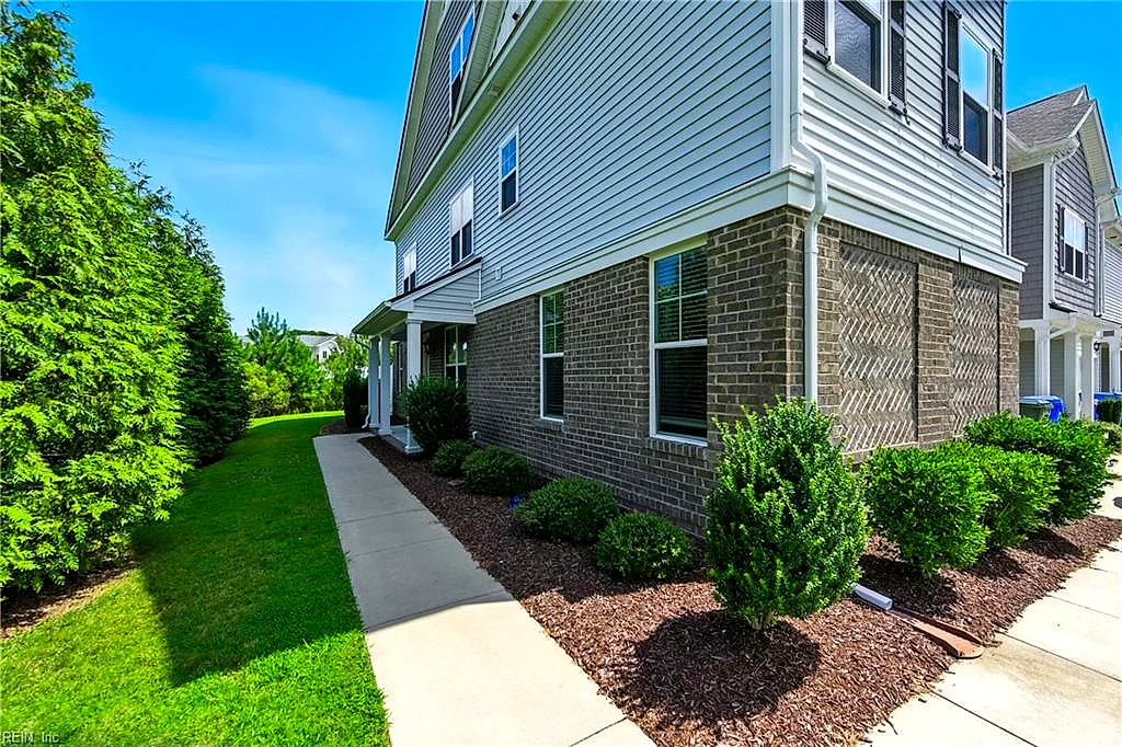 301 Sikeston LN, CHESAPEAKE VA 23322