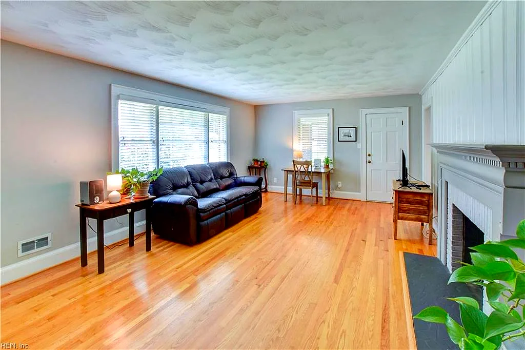 109 Lynn Dr, Portsmouth — photo
