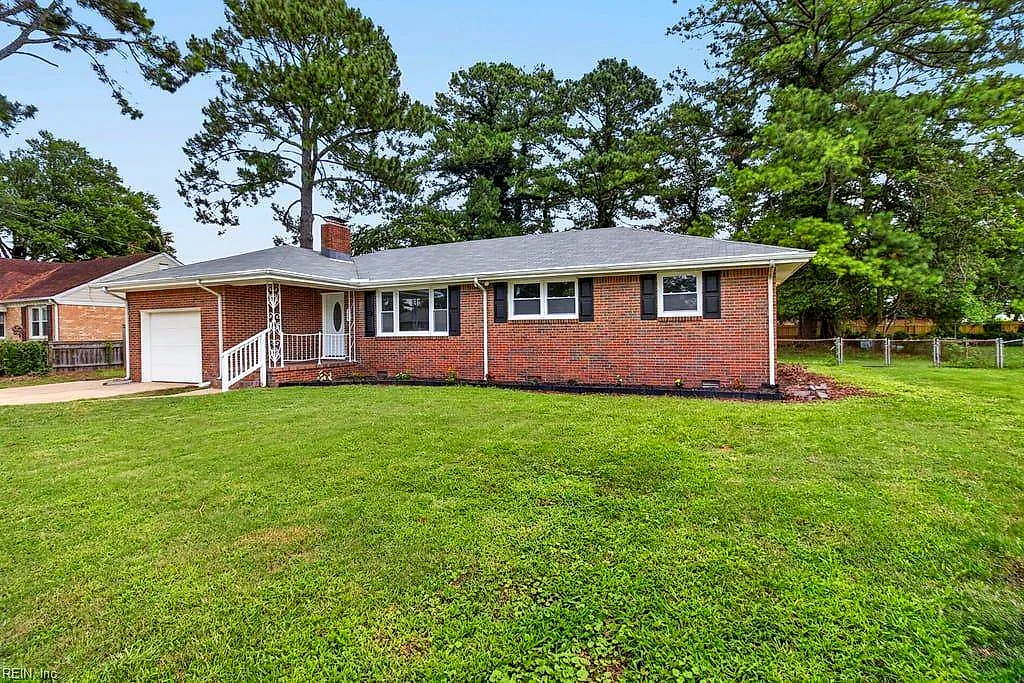 105 Cottonwood LN, CHESAPEAKE VA 23320