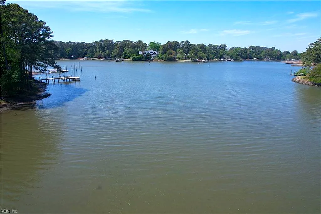 510 Oak Grove Rd, Norfolk — photo