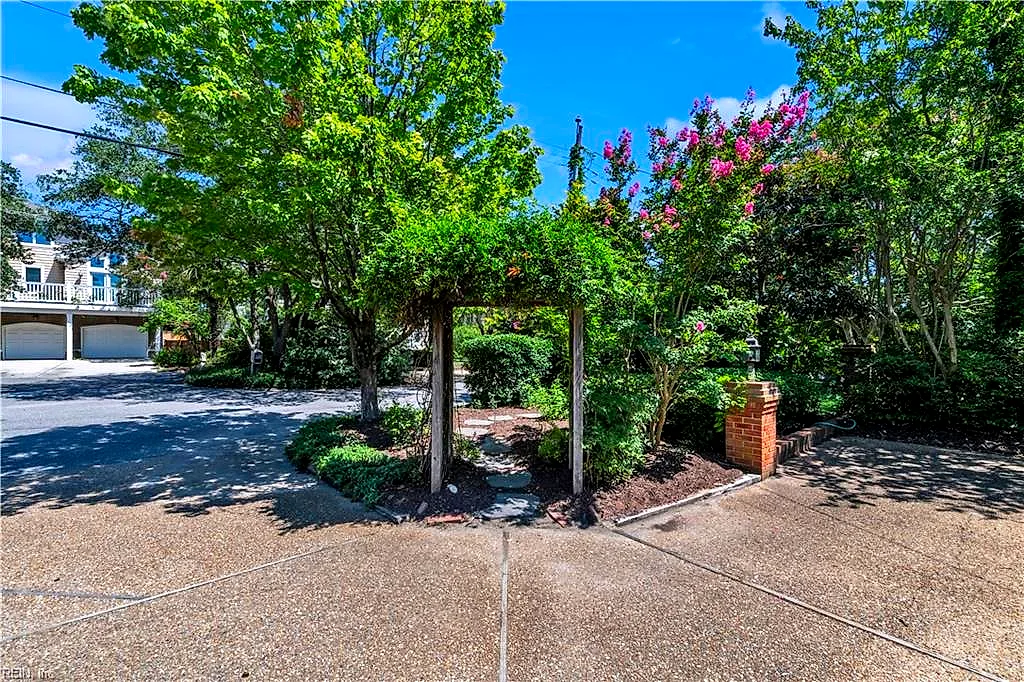 214 71st St #A, Virginia Beach — photo