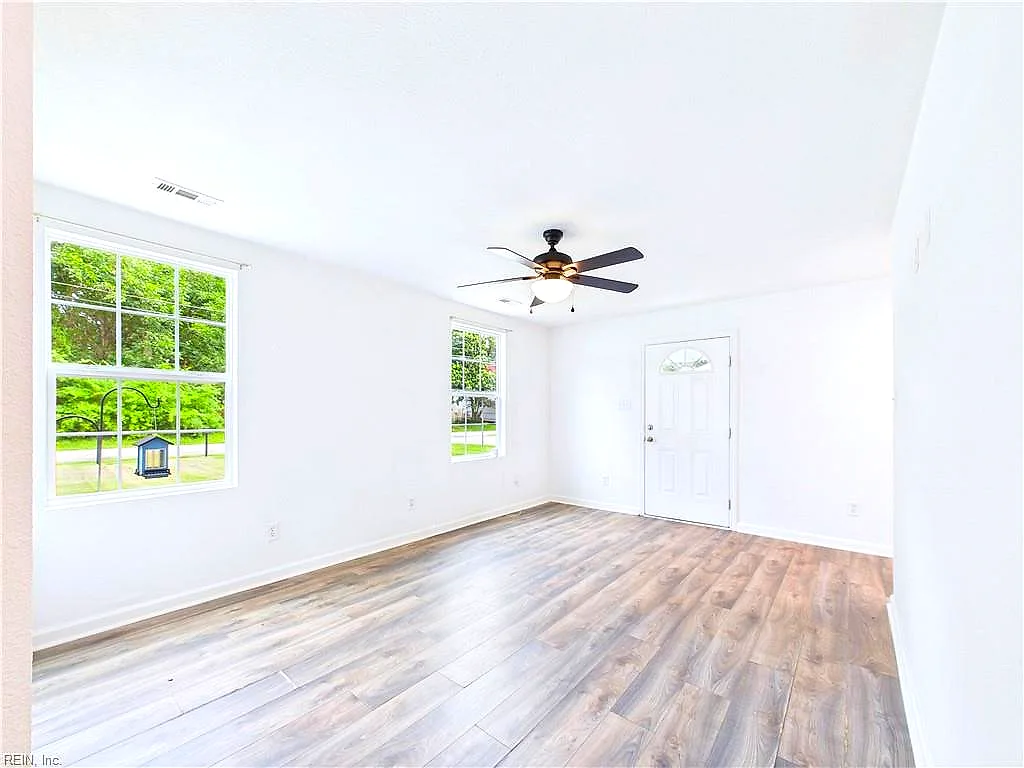 111 Smith Ave, Portsmouth — photo