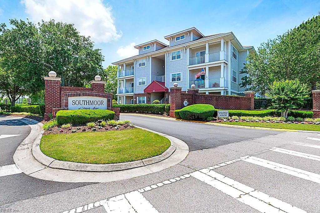 5300 Warminster Dr #105, Virginia Beach — photo