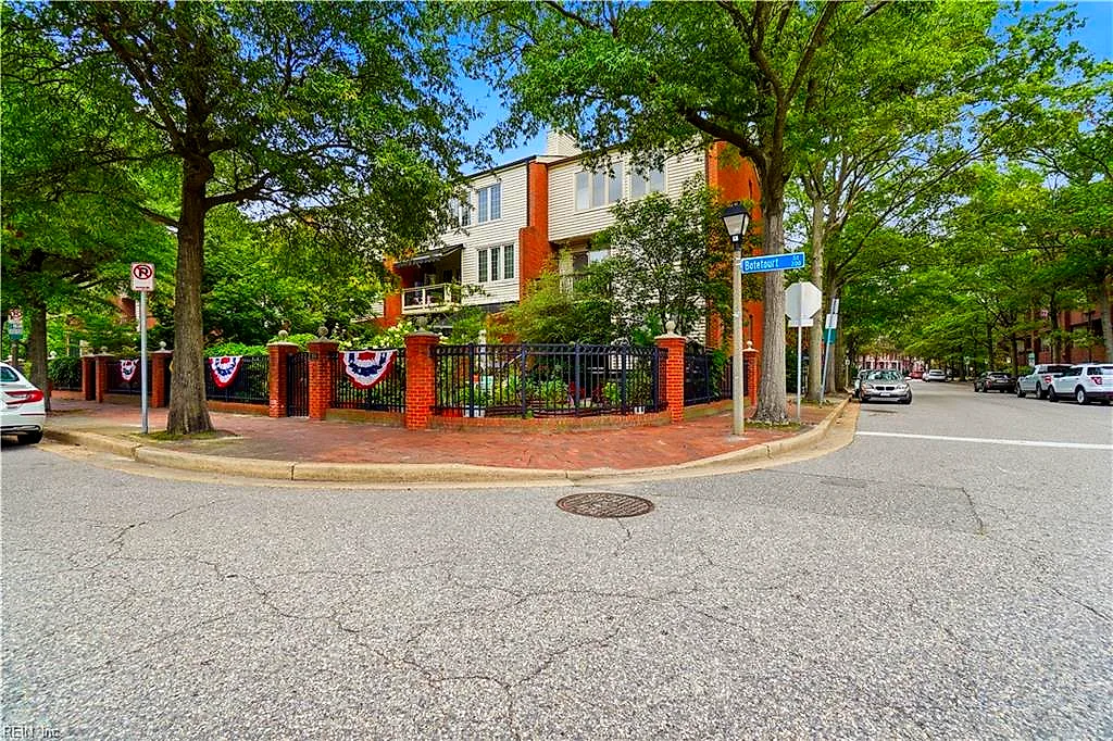 300 Botetourt ST, NORFOLK VA 23510