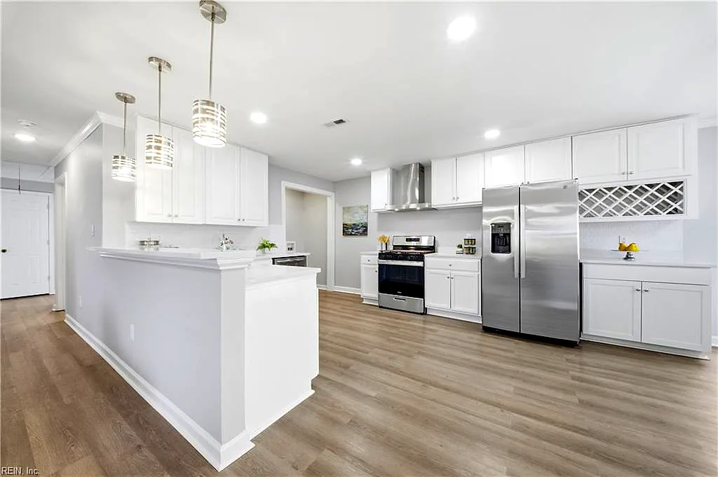 325 Appian AVE, VIRGINIA BEACH VA 23452