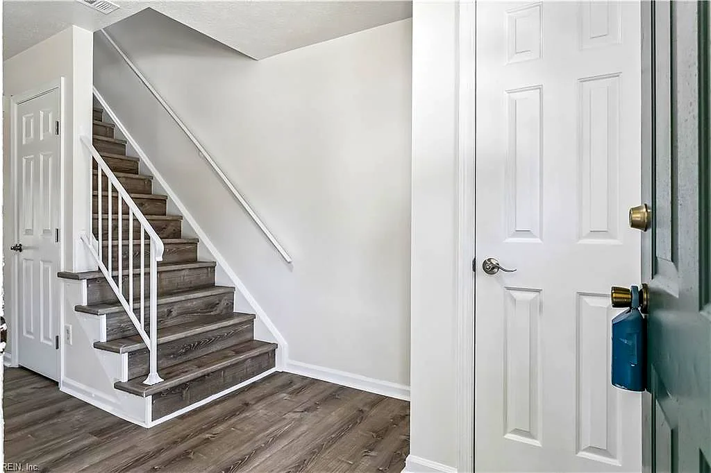 301 Civil Ct #D, Newport News — photo
