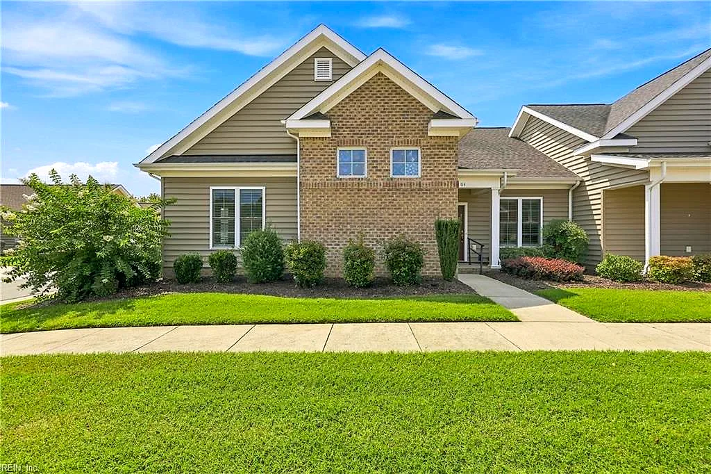 114 St James AVE, SMITHFIELD VA 23430