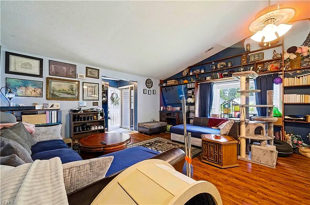 710 Mandy Trl, Newport News — photo