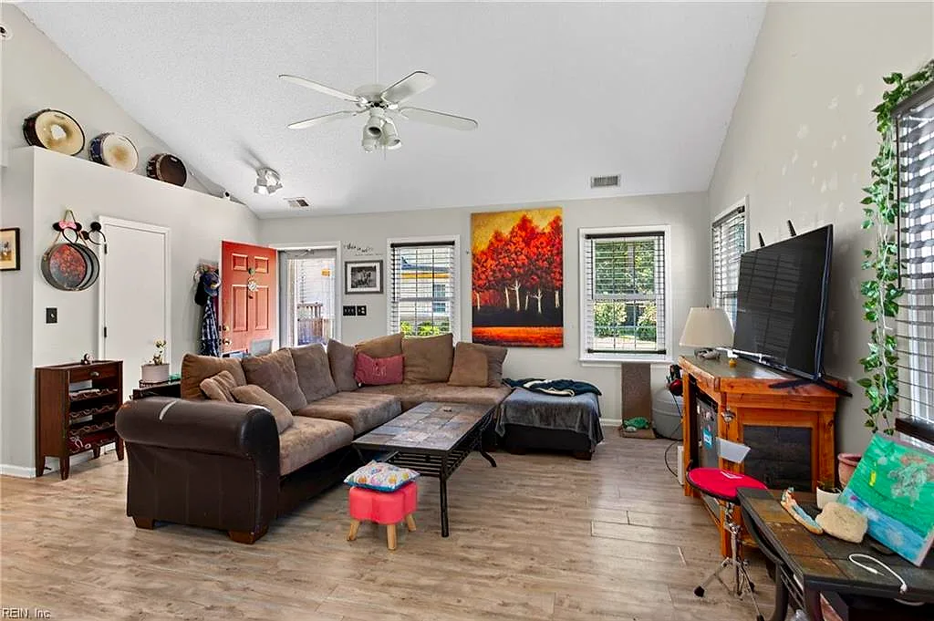1305 Quail Creek Holw #A, Chesapeake — photo