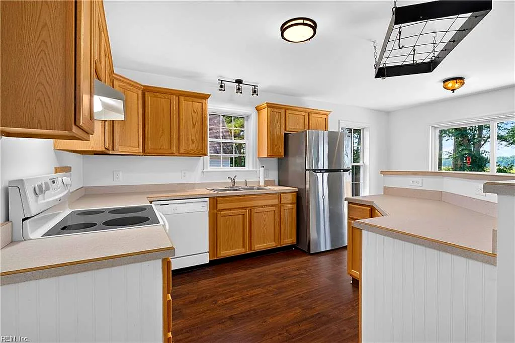 2559 Red Bank Rd, Gloucester — photo