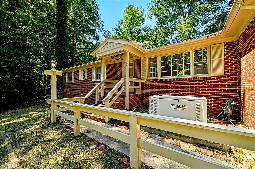 97 Shamrock Ln, Newport News — photo