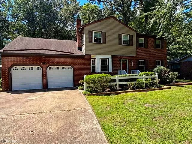 200 Walden Dr, Yorktown — photo