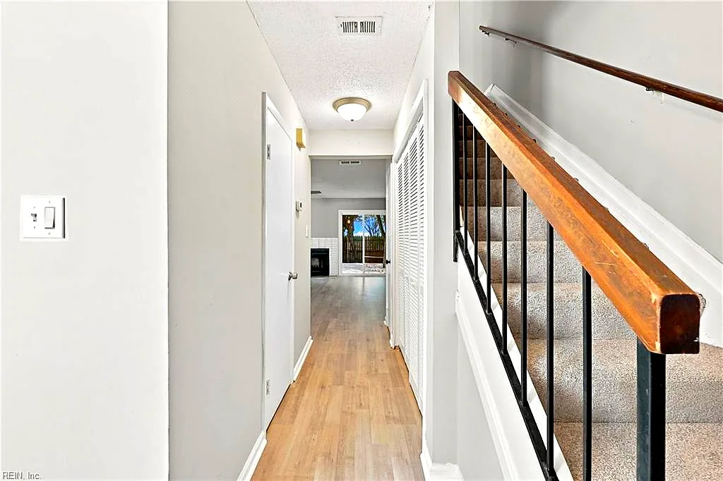 1407 Woodscape Ln, Virginia Beach — photo