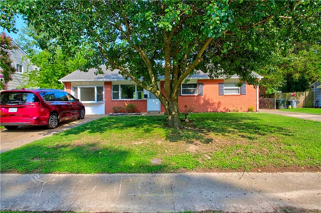 78 Harris Creek RD, HAMPTON VA 23669