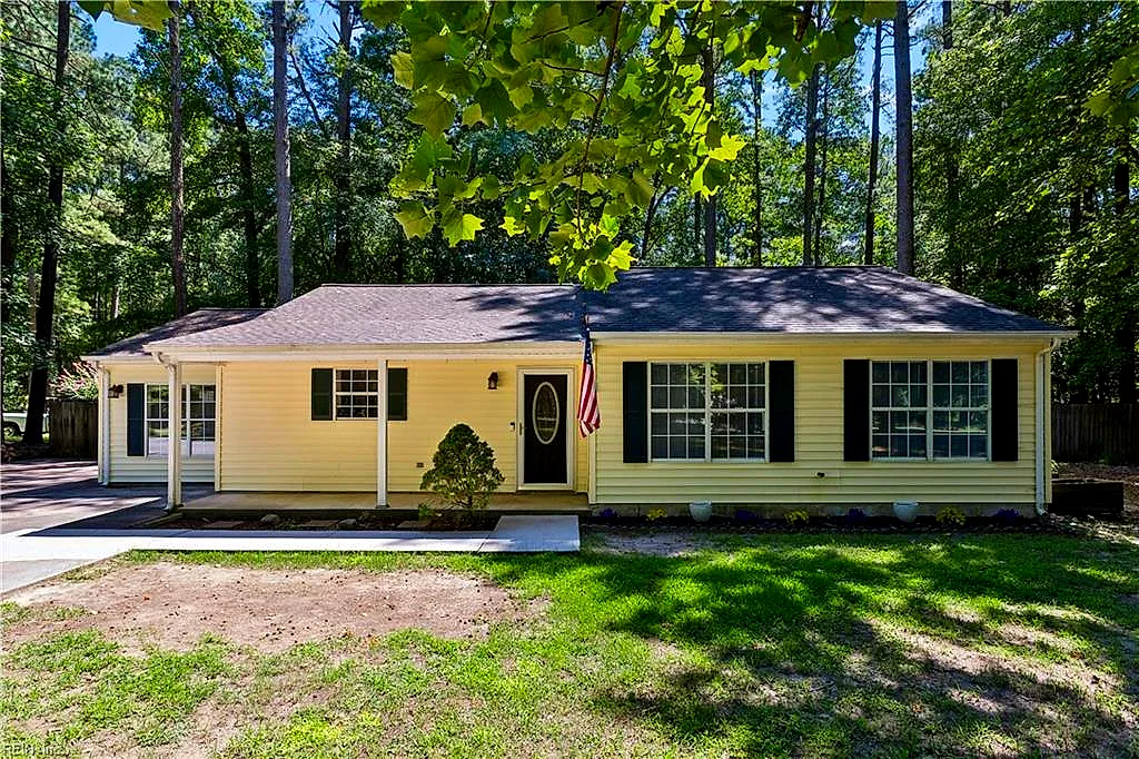 4406 Mallard Dr, Gloucester — photo