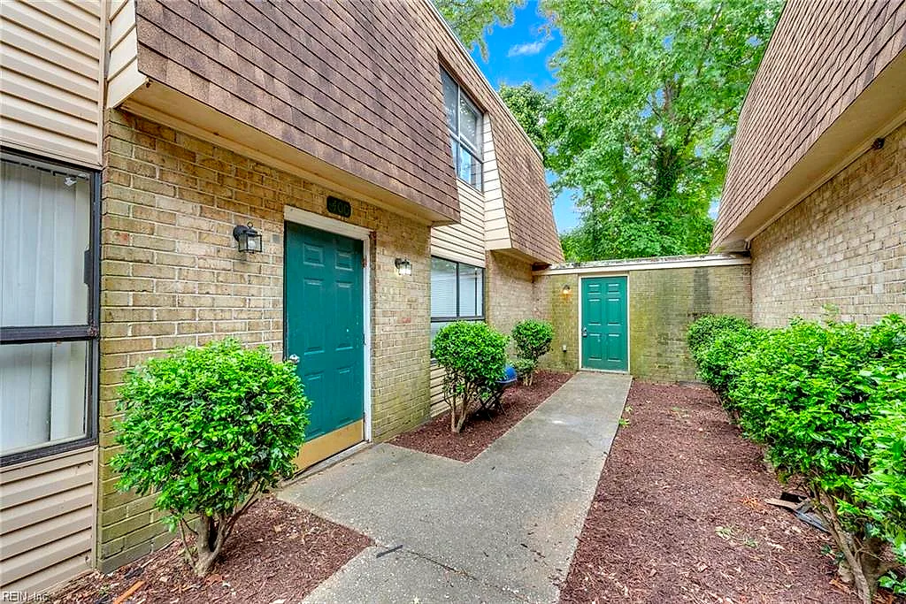 1535 Johnstons Rd #604, Norfolk — photo