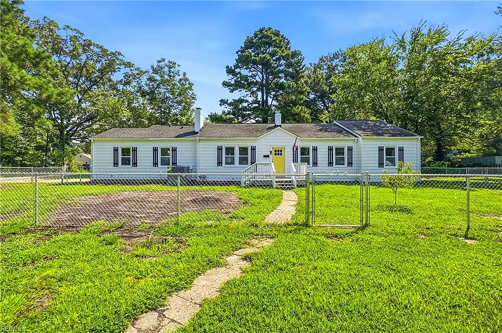 5938 Marshall AVE, NEWPORT NEWS VA 23605