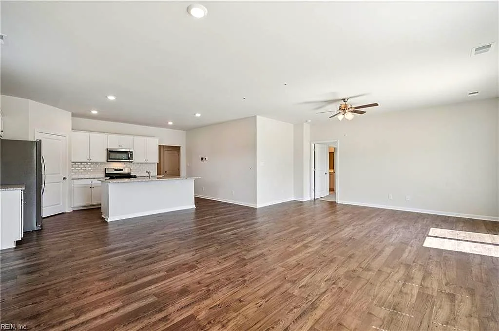 211 Wisconsin Ave, Williamsburg — photo