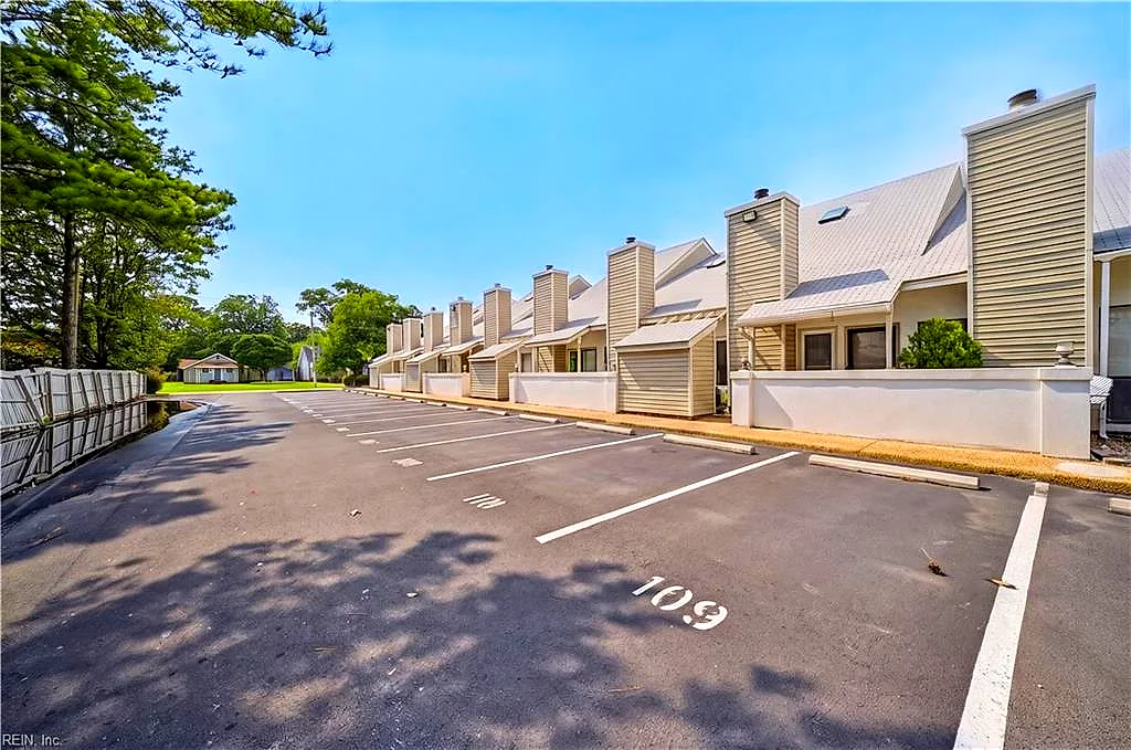 8576 Chesapeake Blvd #108, Norfolk — photo