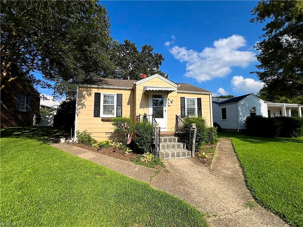 4204 Mayflower RD, NORFOLK VA 23508