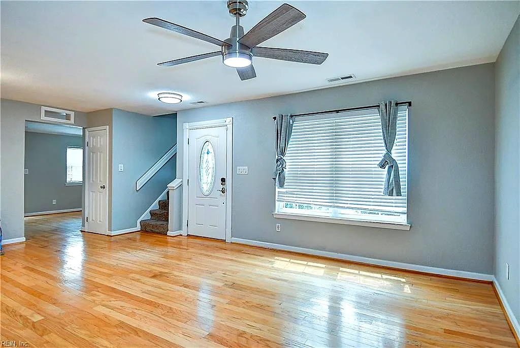 4924 Denny Dr, Virginia Beach — photo