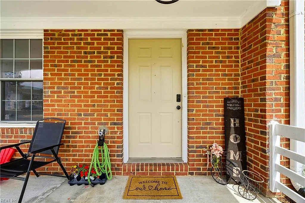 227 Whitewater Dr, Newport News — photo