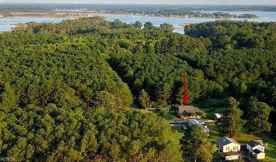 9571 Rowes Point Rd, Hayes — photo