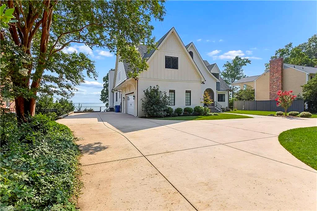 309 Riverside Dr, Newport News — photo
