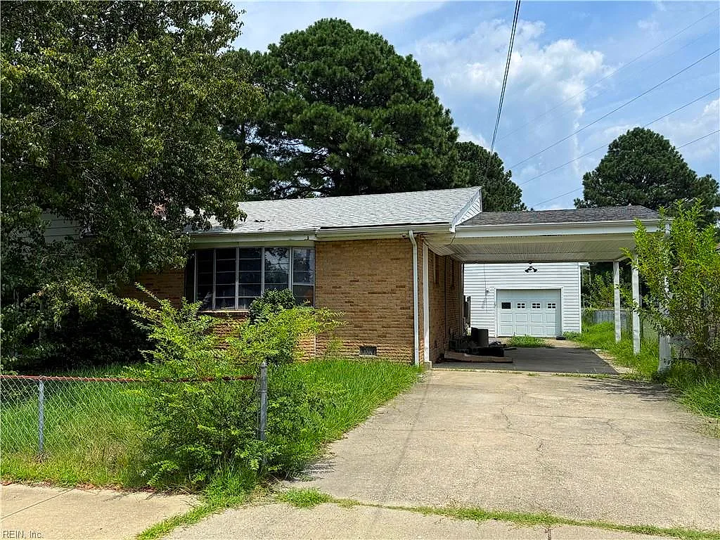 648 Hemlock Ave, Hampton — photo