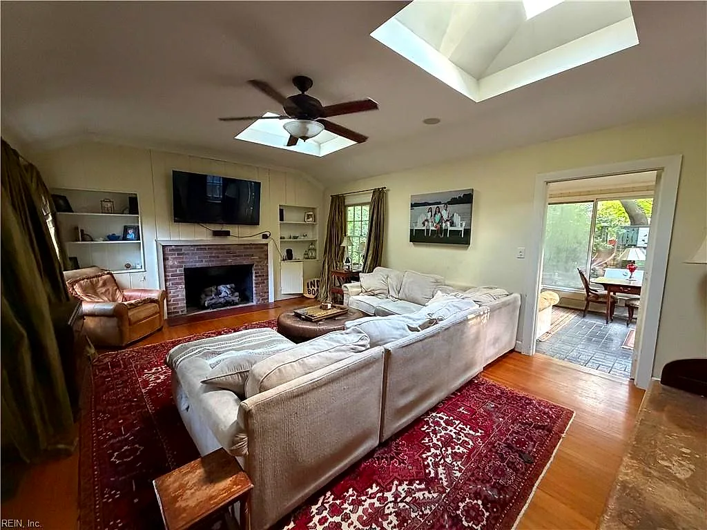 1208 York Ln, Virginia Beach — photo