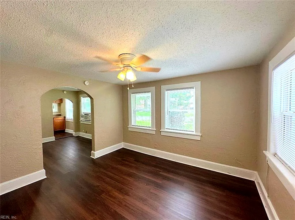 1812 Parkview Ave, Norfolk — photo