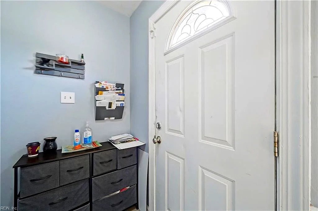 103 Santa Barbara Dr, Hampton — photo