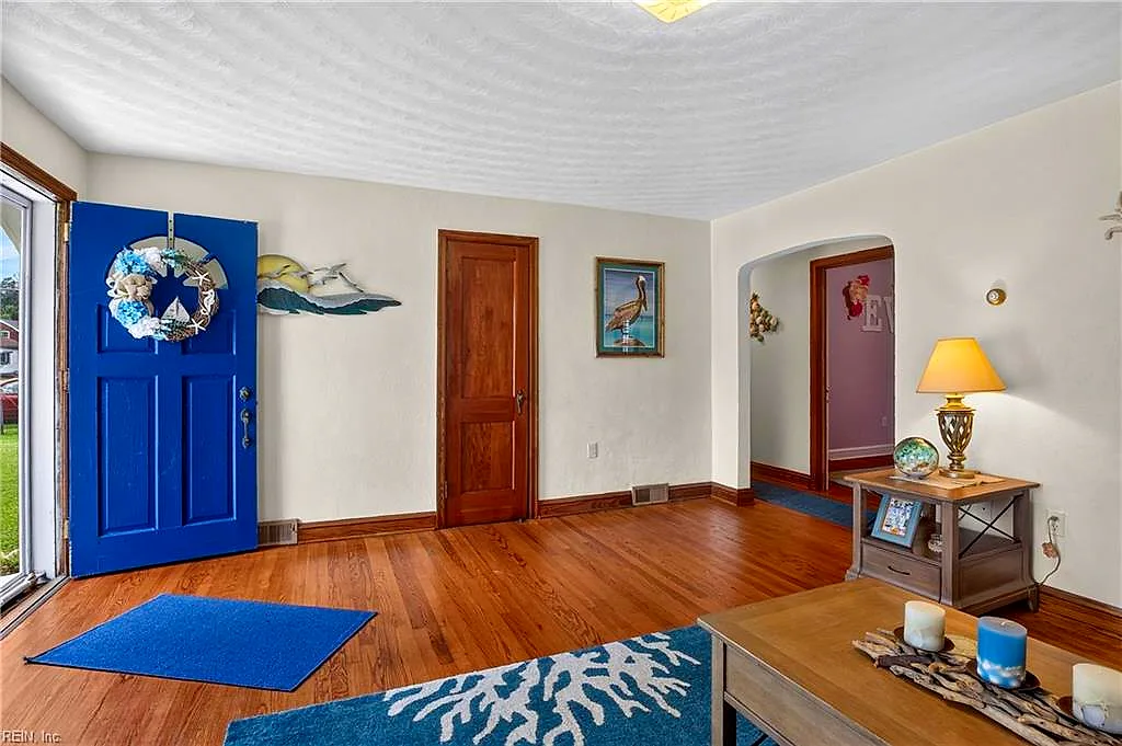 308 Hanbury Ave, Portsmouth — photo