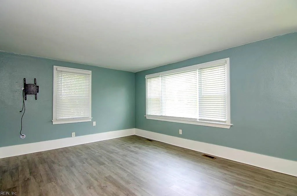 2733 Hollister Ave, Norfolk — photo
