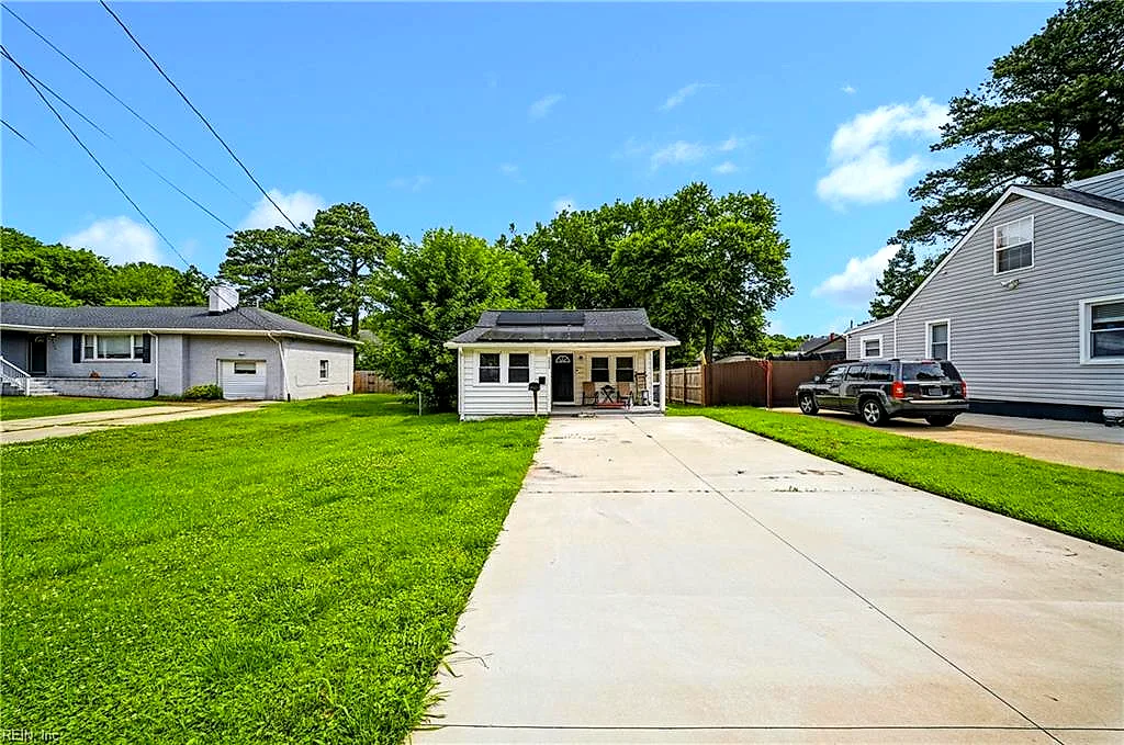 3804 Robin Hood Rd, Norfolk — photo