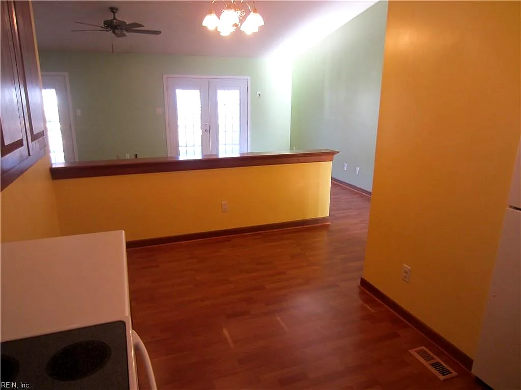 12 Waterview Pt, Hampton — photo