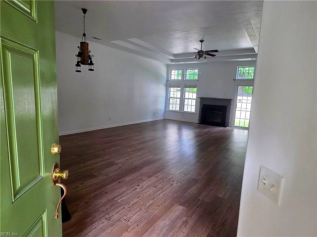 102 Lands End Ln, Carrollton — photo