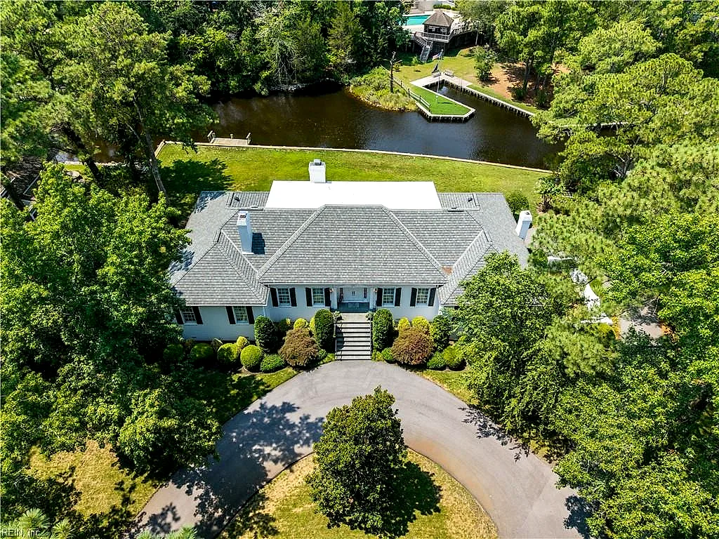 449 Discovery RD, VIRGINIA BEACH VA 23451
