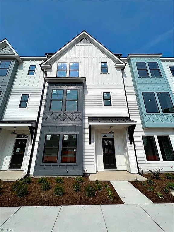 903 Bernard LN, CHESAPEAKE VA 23322